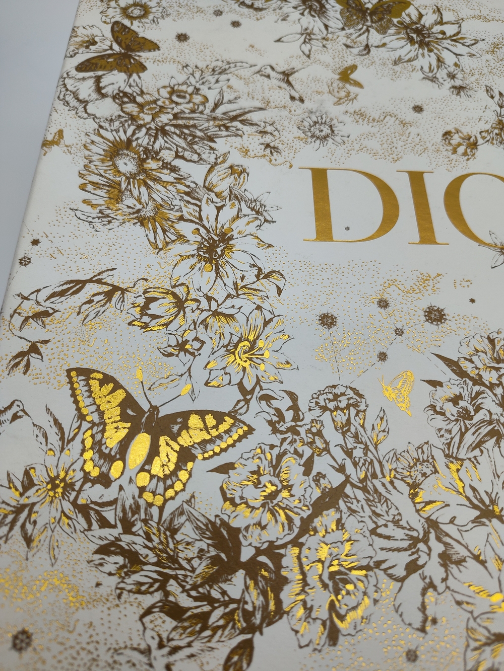 DIOR Le Chariot Gift Box 2" Ribbon Gold Star Charm Tissue Luxury Packaging Set - Picture 7 of 15